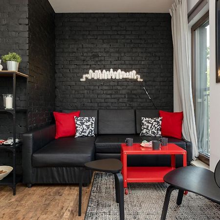 Stylish & Trendy 1 Bedroom Apartment Wola With Parking By Renters Varsovia Exterior foto