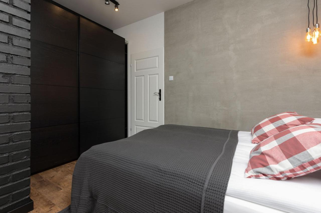 Stylish & Trendy 1 Bedroom Apartment Wola With Parking By Renters Varsovia Exterior foto